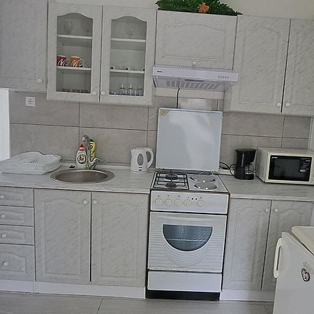 Apartmani Ana-Lora Lopar Eksteriør bilde