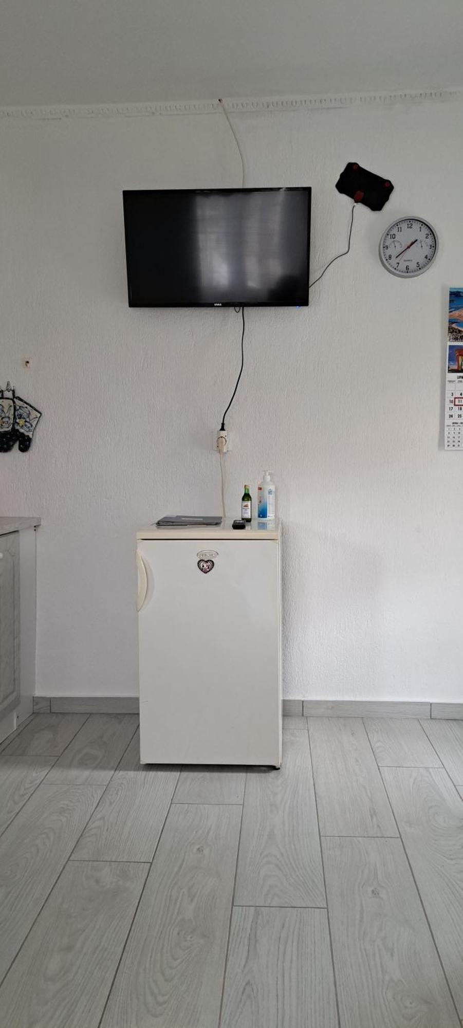 Apartmani Ana-Lora Lopar Eksteriør bilde