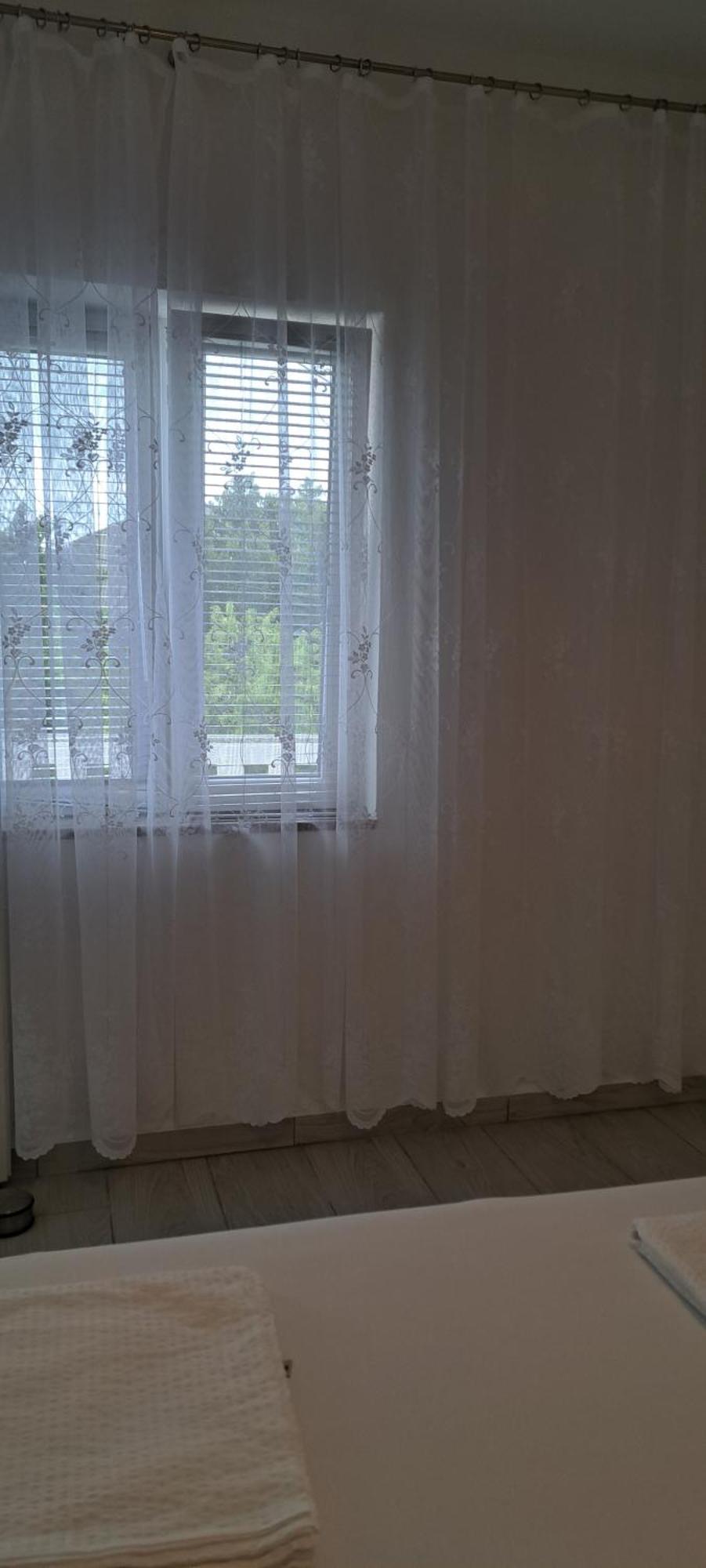 Apartmani Ana-Lora Lopar Eksteriør bilde
