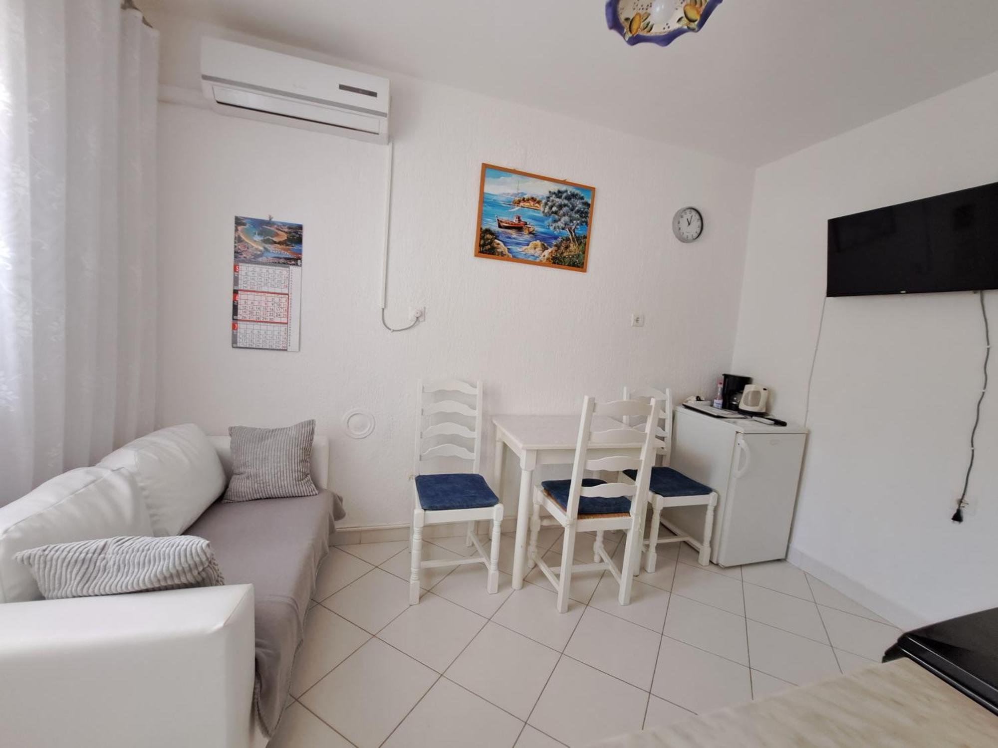 Apartmani Ana-Lora Lopar Eksteriør bilde